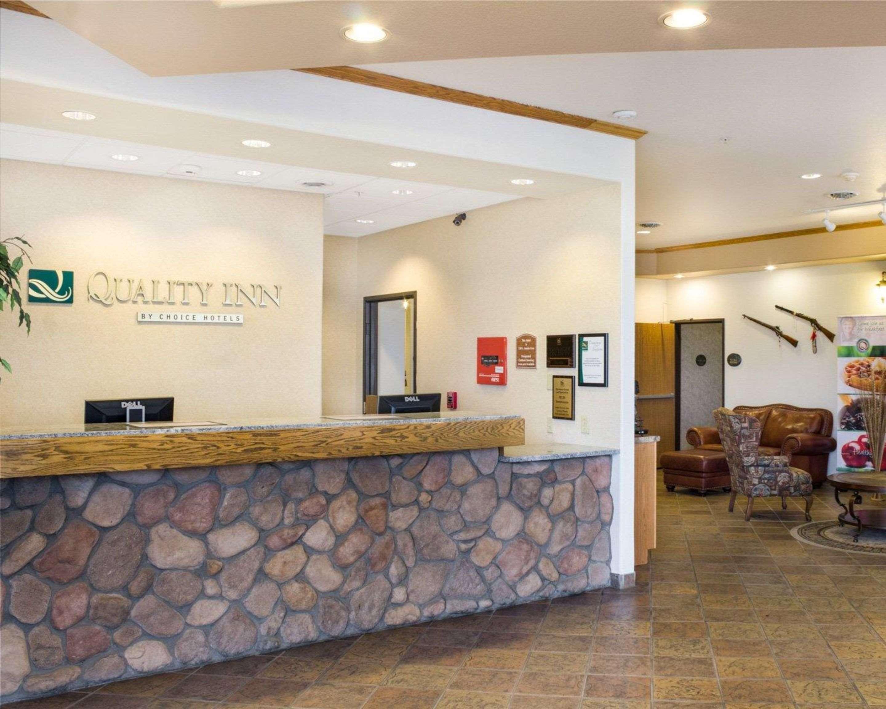 Quality Inn Oacoma - Chamberlain Exterior photo